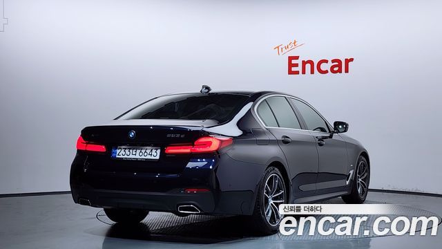 BMW 5-Series G30 523d M Sport - фото 0