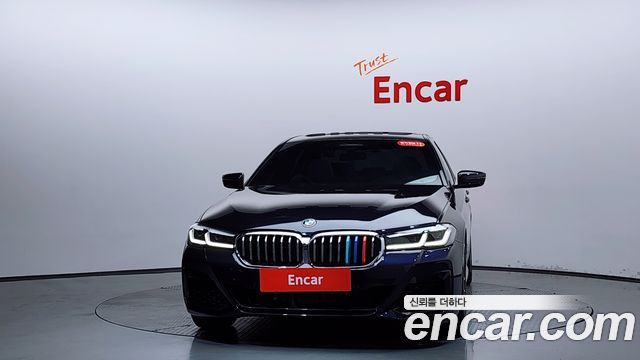 BMW 5-Series G30 523d M Sport - фото 1