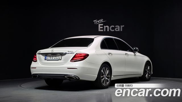 Mercedes-Benz E-Class W213 E300 4MATIC Avnatgarde - фото 1