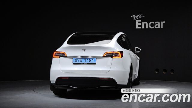 Tesla Model Y RWD - фото 3