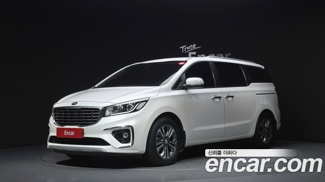 Kia Carnival Новый 9-Seater Luxury - фото 0
