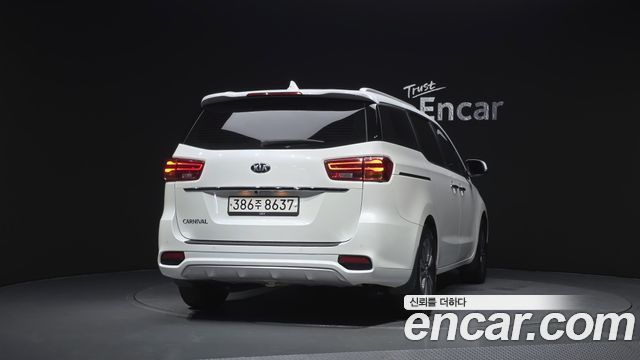 Kia Carnival Новый 9-Seater Luxury - фото 3