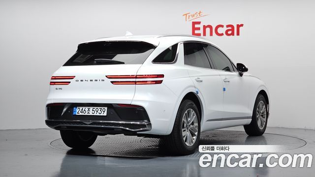 Genesis GV70 2.5T Gasoline 2WD - фото 1