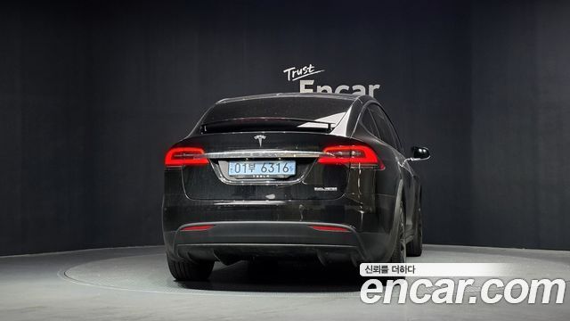Tesla Model X Performance - фото 3