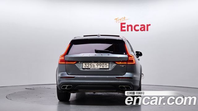 Volvo V60 2-го поколения T5 Pro AWD - фото 3