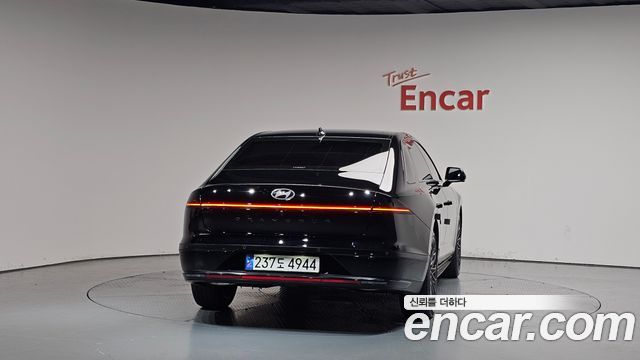 Hyundai Grandeur GN7, гибрид Calligraphy - фото 2
