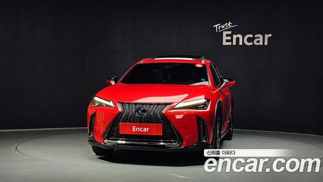 Lexus UX 2.0 F-Sport 2WD - фото 2