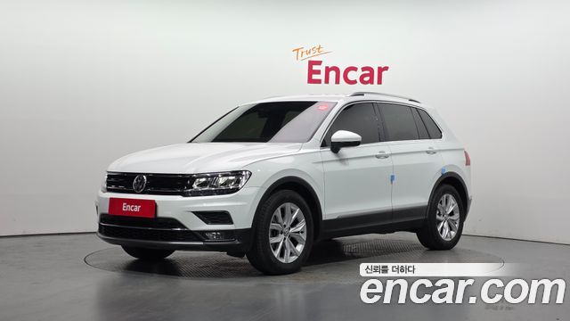 Volkswagen Tiguan 2-го поколения 2.0 TDI Premium - фото 0