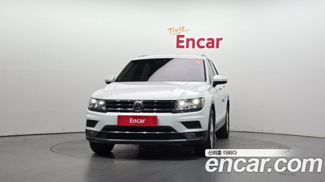 Volkswagen Tiguan 2-го поколения 2.0 TDI Premium - фото 2
