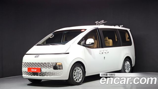 Hyundai Staria Tourer 9-Seater Modern - фото 0