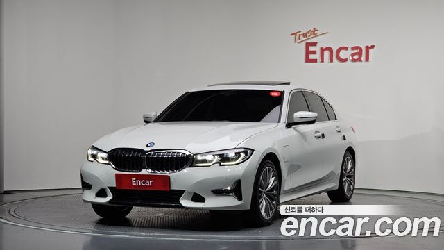 BMW 3-Series G20 330e Luxury - фото 0