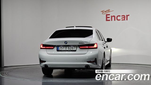 BMW 3-Series G20 330e Luxury - фото 3