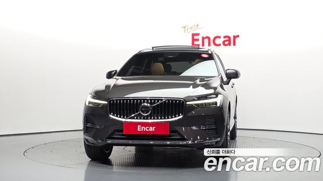 Volvo XC60 2-го поколения B6 Ultimate Bright - фото 2