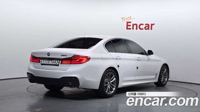 BMW 5-Series G30 520i M Sport - фото 1