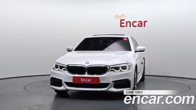 BMW 5-Series G30 520i M Sport - фото 2