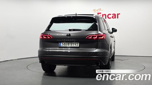 Volkswagen Touareg 3-го поколения 3.0 TDI Premium - фото 3