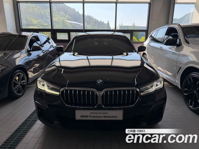 BMW 5-Series G30 530i xDrive M Sport Package - фото 0