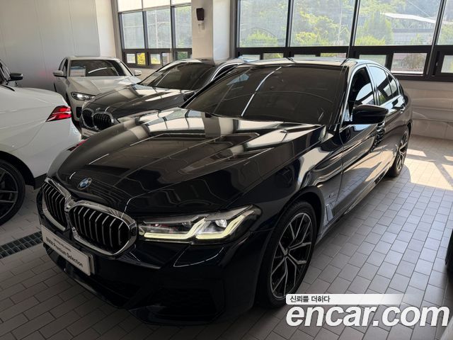 BMW 5-Series G30 530i xDrive M Sport Package - фото 1