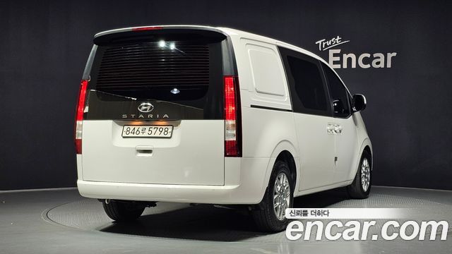Hyundai Staria Cargo 5-Seater Modern - фото 1