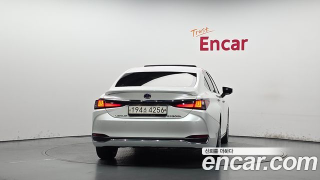 Lexus ES 7-го поколения Luxury Plus - фото 3