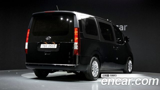 Hyundai Staria Tourer 11-Seater Modern - фото 1