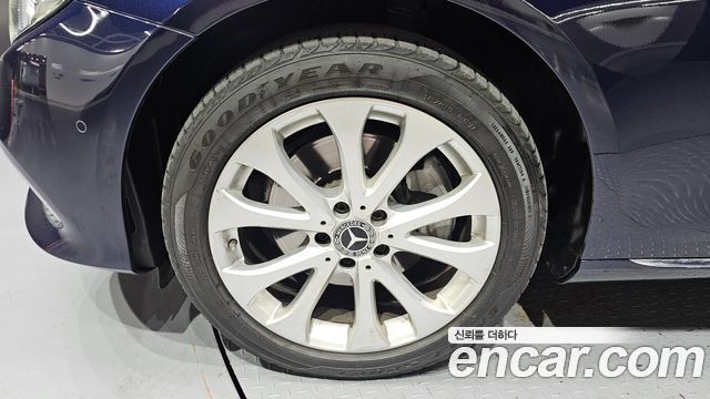 Mercedes-Benz E-Class W213 E220d 4MATIC Exclusive - фото 4
