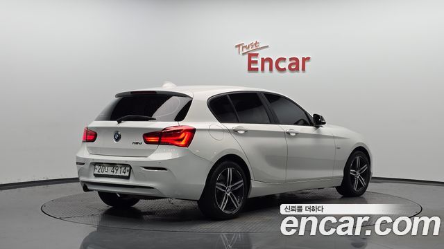 BMW 1-Series F20 118d Sport 5Door - фото 1