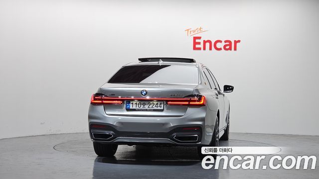 BMW 7-Series G11 740Li xDrive M Sport Package - фото 3