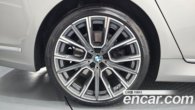 BMW 7-Series G11 740Li xDrive M Sport Package - фото 4