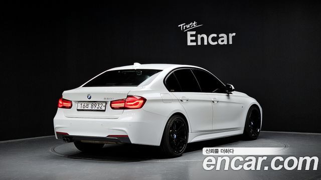 BMW 3-Series F30 330i M Sport Shadow - фото 1