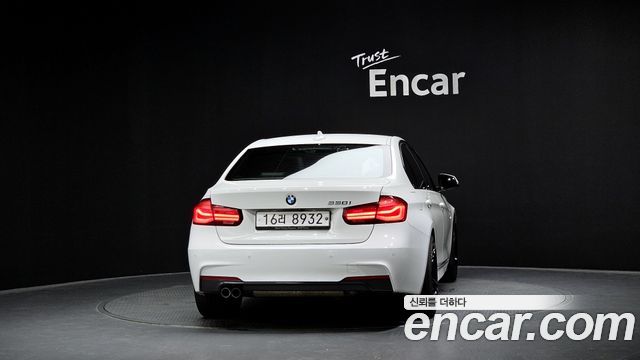 BMW 3-Series F30 330i M Sport Shadow - фото 3