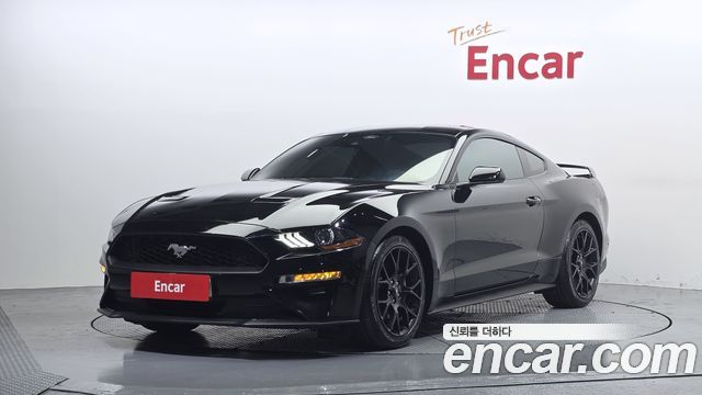Ford Mustang Coupe - фото 0