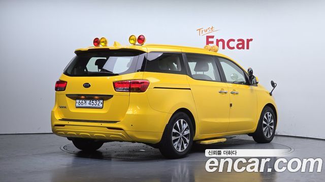 Kia Carnival Совершенно новый 9-Seater School Bus - фото 1
