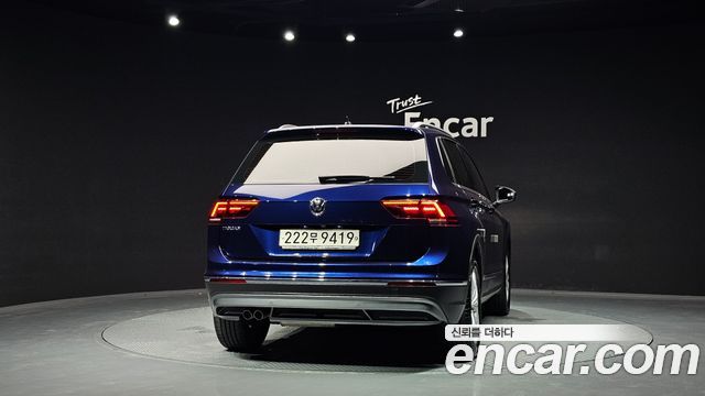 Volkswagen Tiguan 2-го поколения 2.0 TDI Premium - фото 3