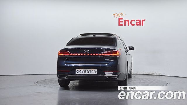 Kia K7 Premier, гибрид Signature - фото 3