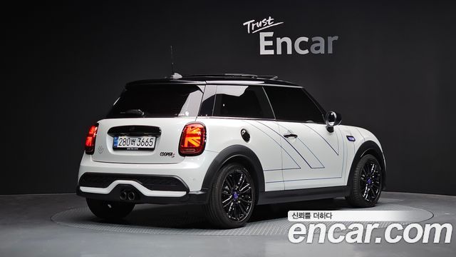 Mini Cooper Mayfield Edition 3rd - фото 1