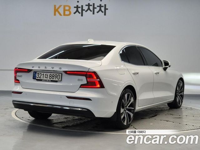 Volvo S60 3-го поколения B5 Ultimate Bright - фото 2