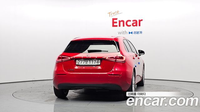 Mercedes-Benz A-Class W177 A220 Hatchback - фото 3
