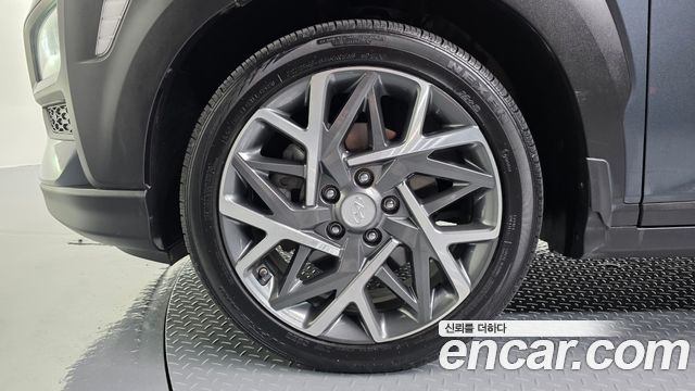Hyundai Kona гибрид Premium Special - фото 4