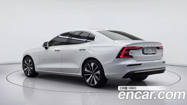 Volvo S60 3-го поколения B5 Ultimate Bright - фото 3
