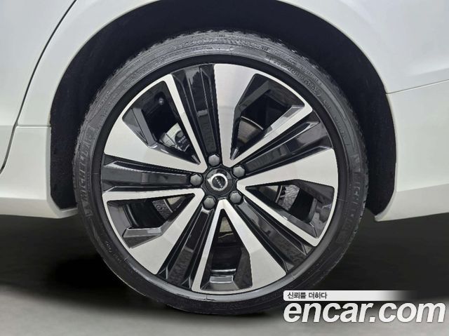Volvo S60 3-го поколения B5 Ultimate Bright - фото 4