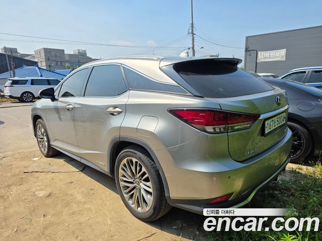 Lexus RX 4-го поколения Executive - фото 1