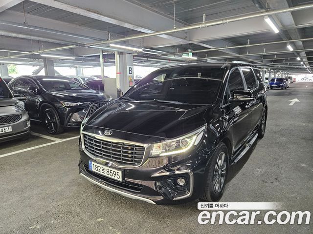 Kia Carnival Новый 9-Seater Luxury - фото 0