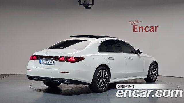Mercedes-Benz E-Class W214 E200 Avantgarde - фото 0