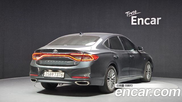 Hyundai Grandeur IG, гибрид Exclusive - фото 1