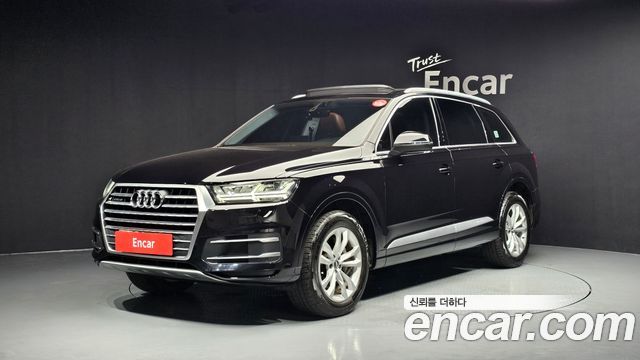 Audi Q7 45 TFSI Quattro - фото 0
