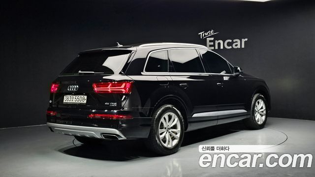 Audi Q7 45 TFSI Quattro - фото 1