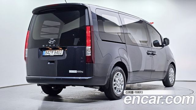 Hyundai Staria Cargo 5-Seater Modern - фото 1