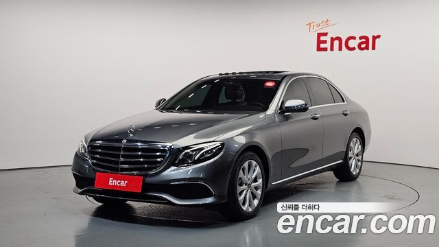 Mercedes-Benz E-Class W213 E220d Exclusive - фото 0