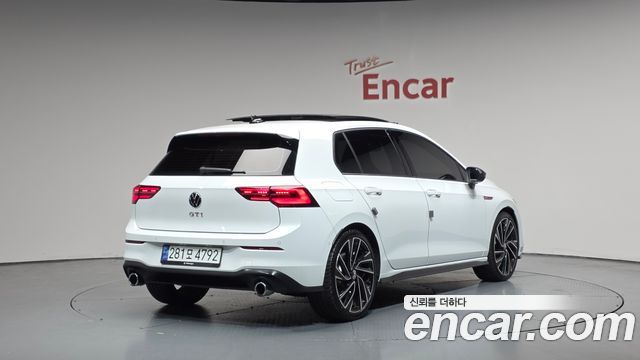 Volkswagen Golf 8-го поколения 2.0 GTI - фото 0